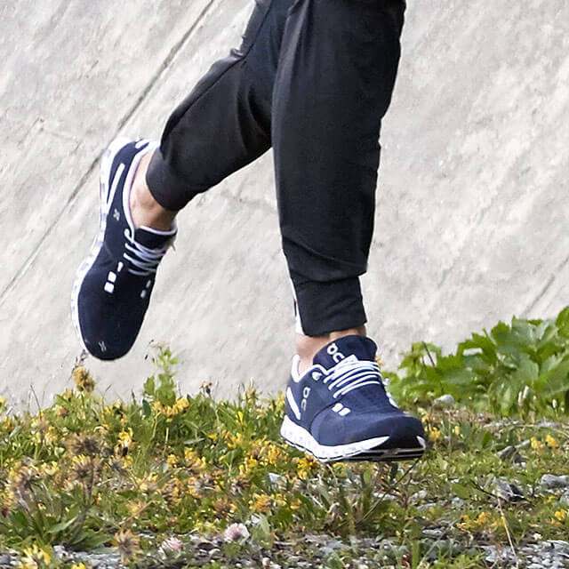 on running cloud denim