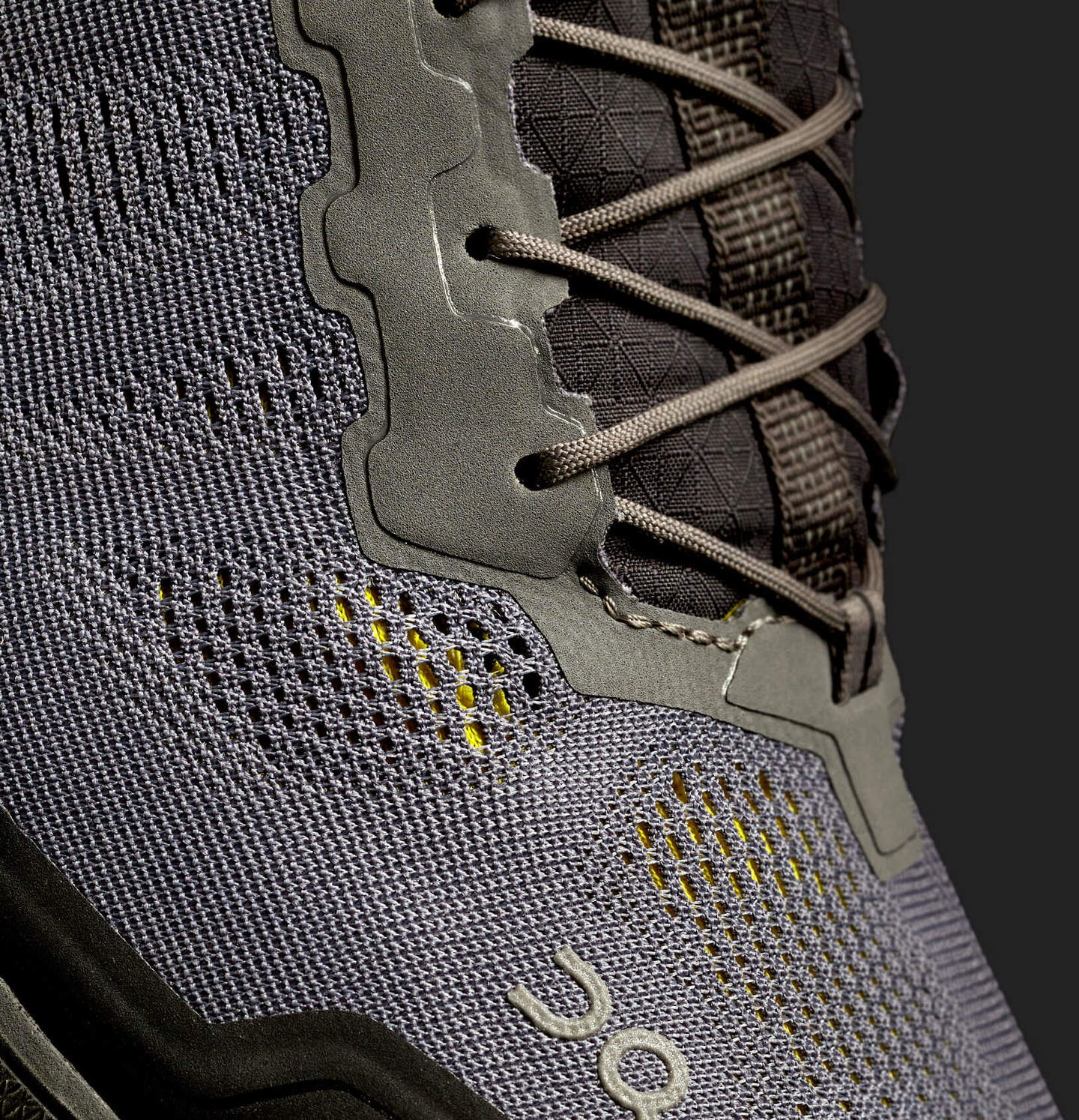 Light, comfortable and unique 2-Layer upper