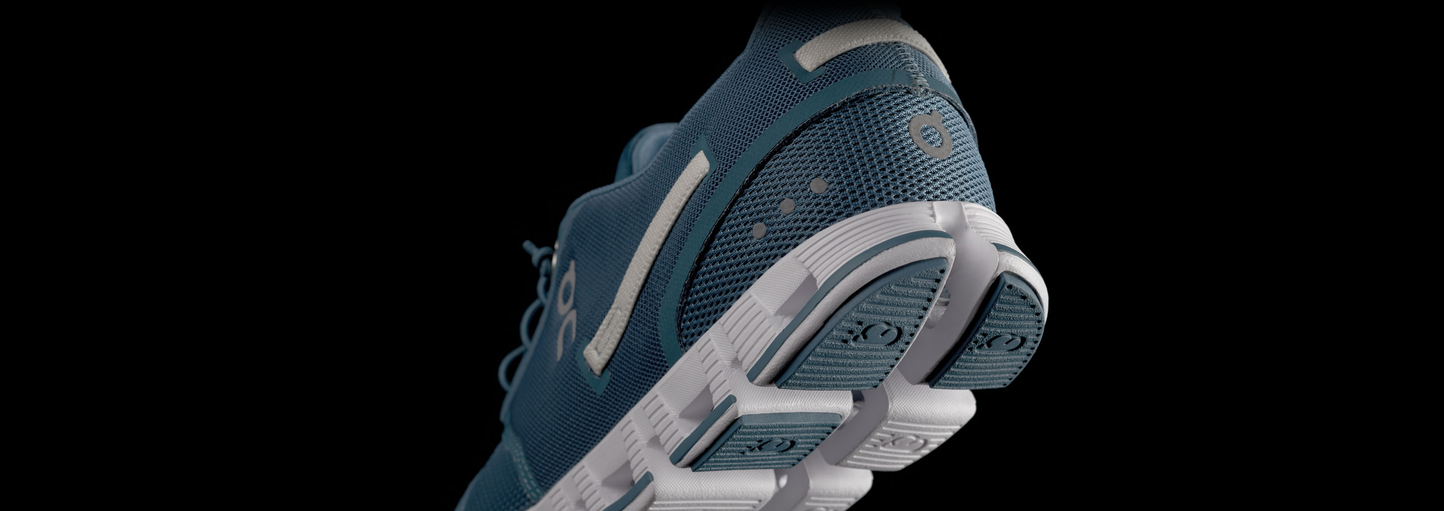 On Cloud | The world's lightest fully cushioned running shoe.
