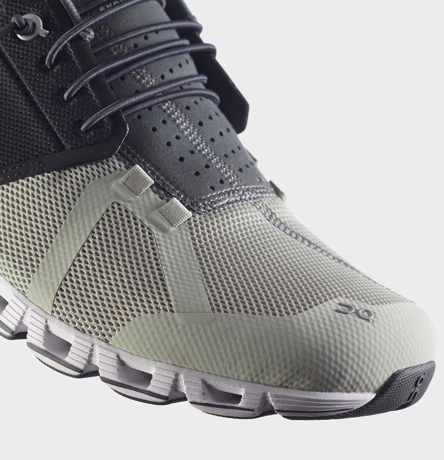 One silhouette, twice the color 